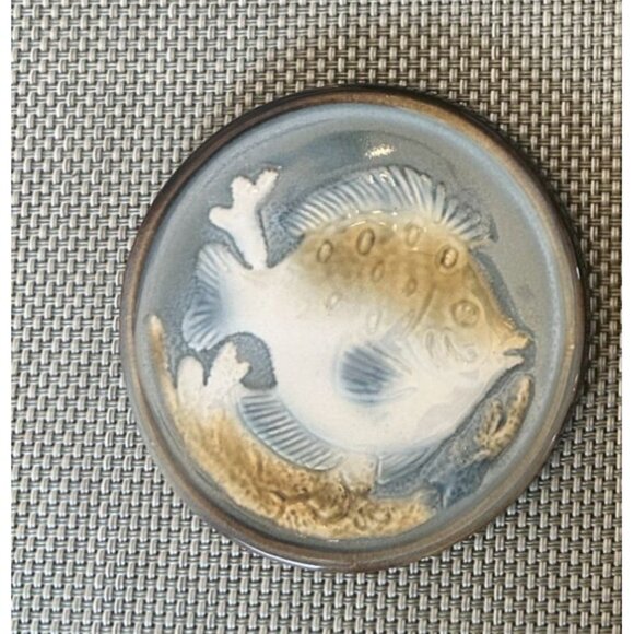 Set Of 4 Ceramic Fish Blue White Pottery Coasters Embossed Design Marine Life Co - Picture 5 of 7